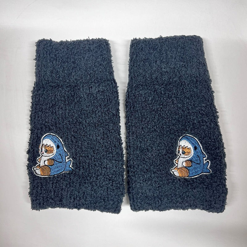 mofusand 棉花糖臂wormer（鯊魚貓刺繡黑色） mofusand マシュマロアームウォーマー(サメにゃん刺繍 ブラック)